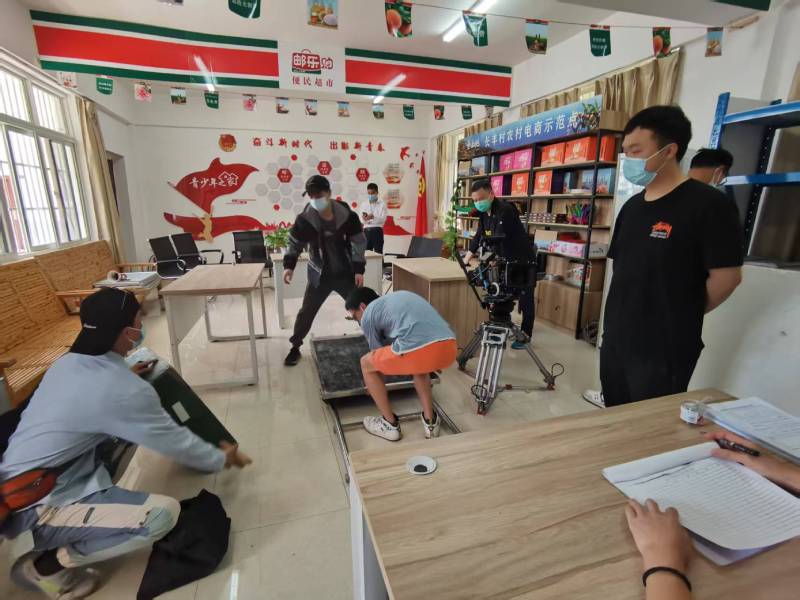 乌什县广告片拍摄公司：极简主义践行者，少即是多的视觉哲学